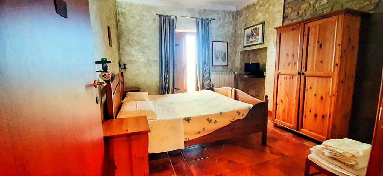 Casale Trusella Bed & Breakfast Ponti Rom bilde